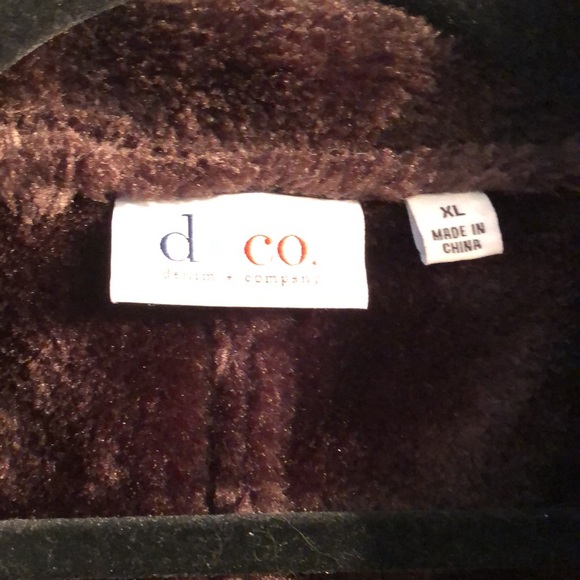 D&Co Vest - Picture 2 of 7